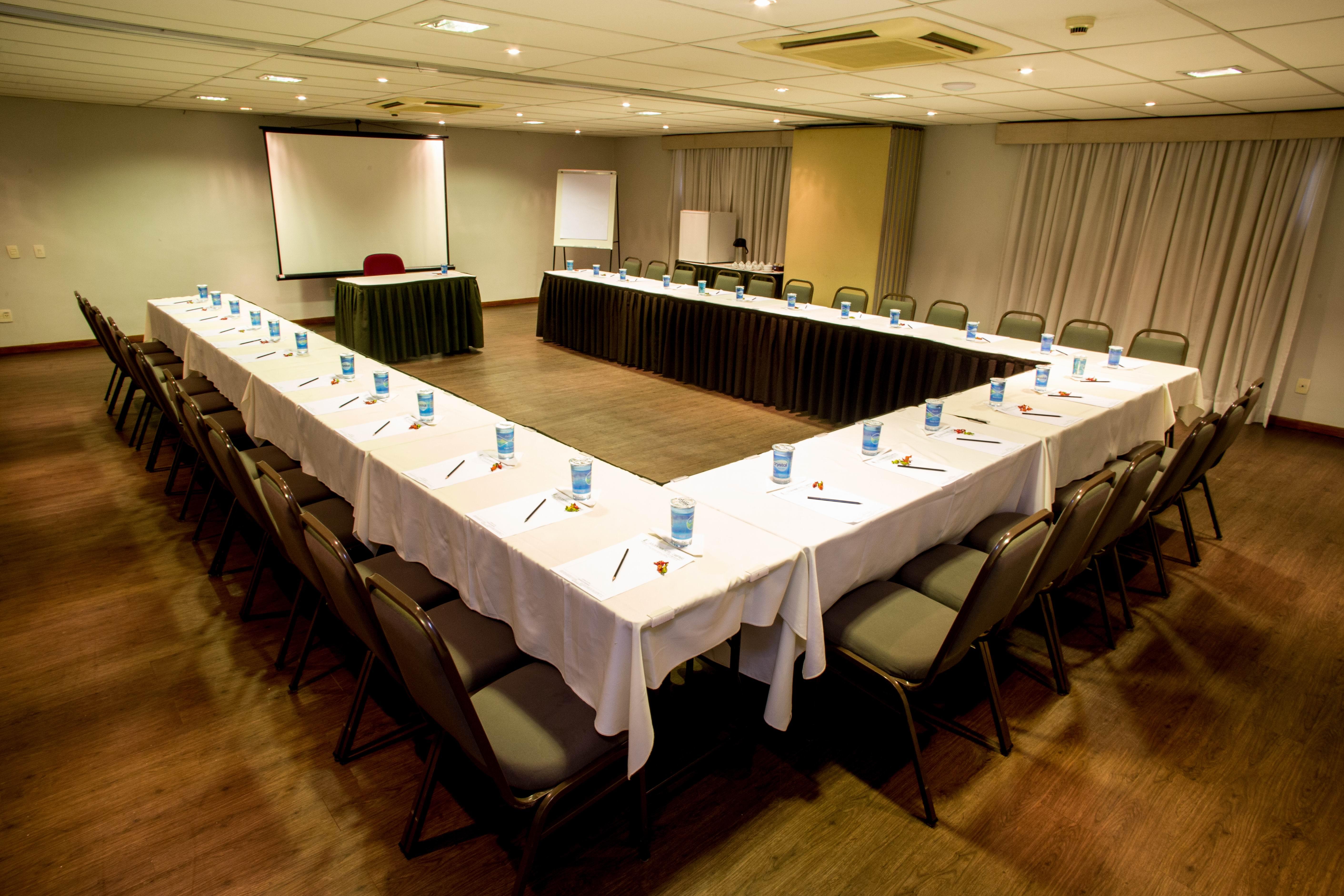 Hotel Golden Park Campinas Viracopos 3*